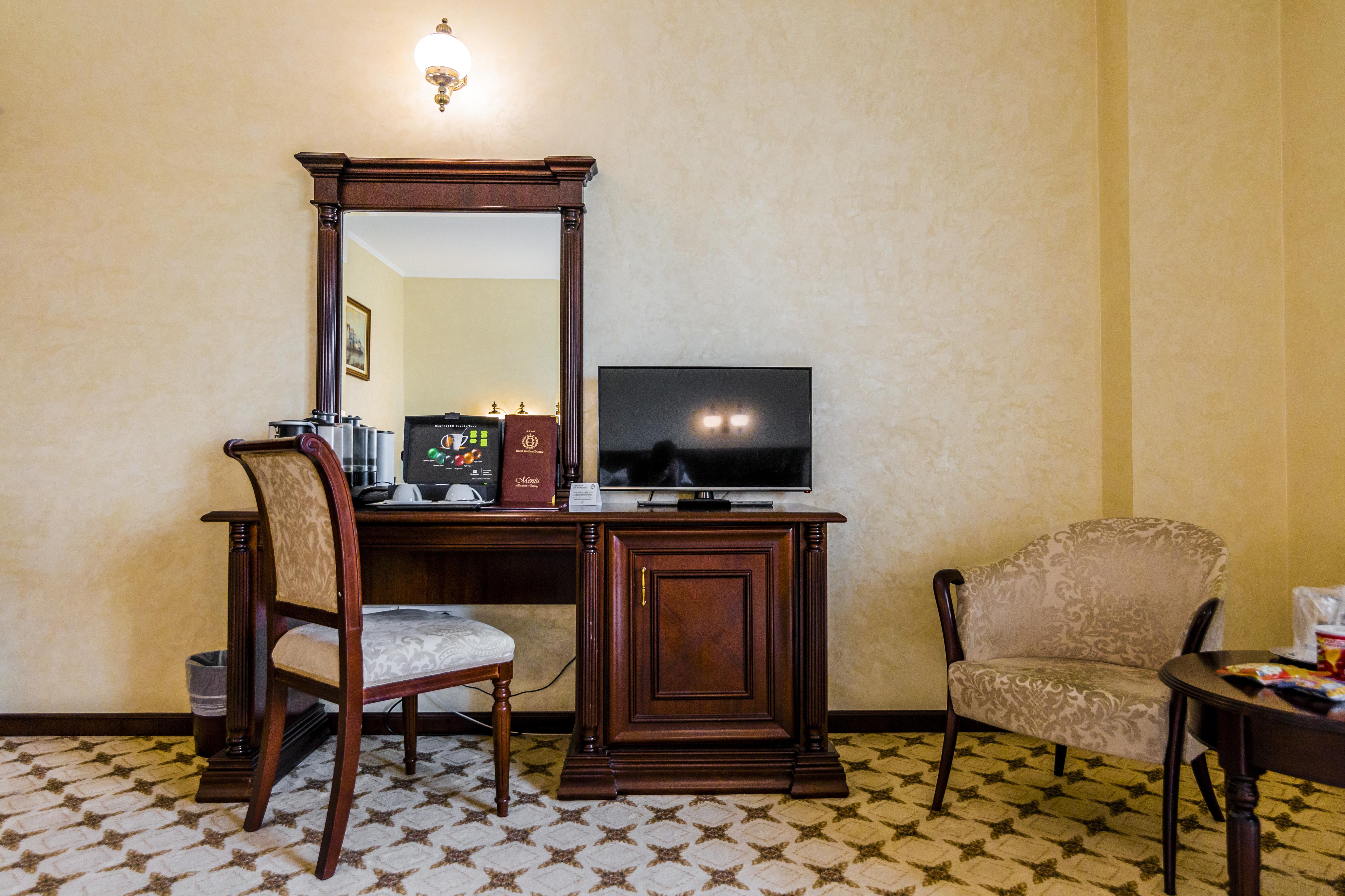 Hotel Golden House Craiova Exterior foto