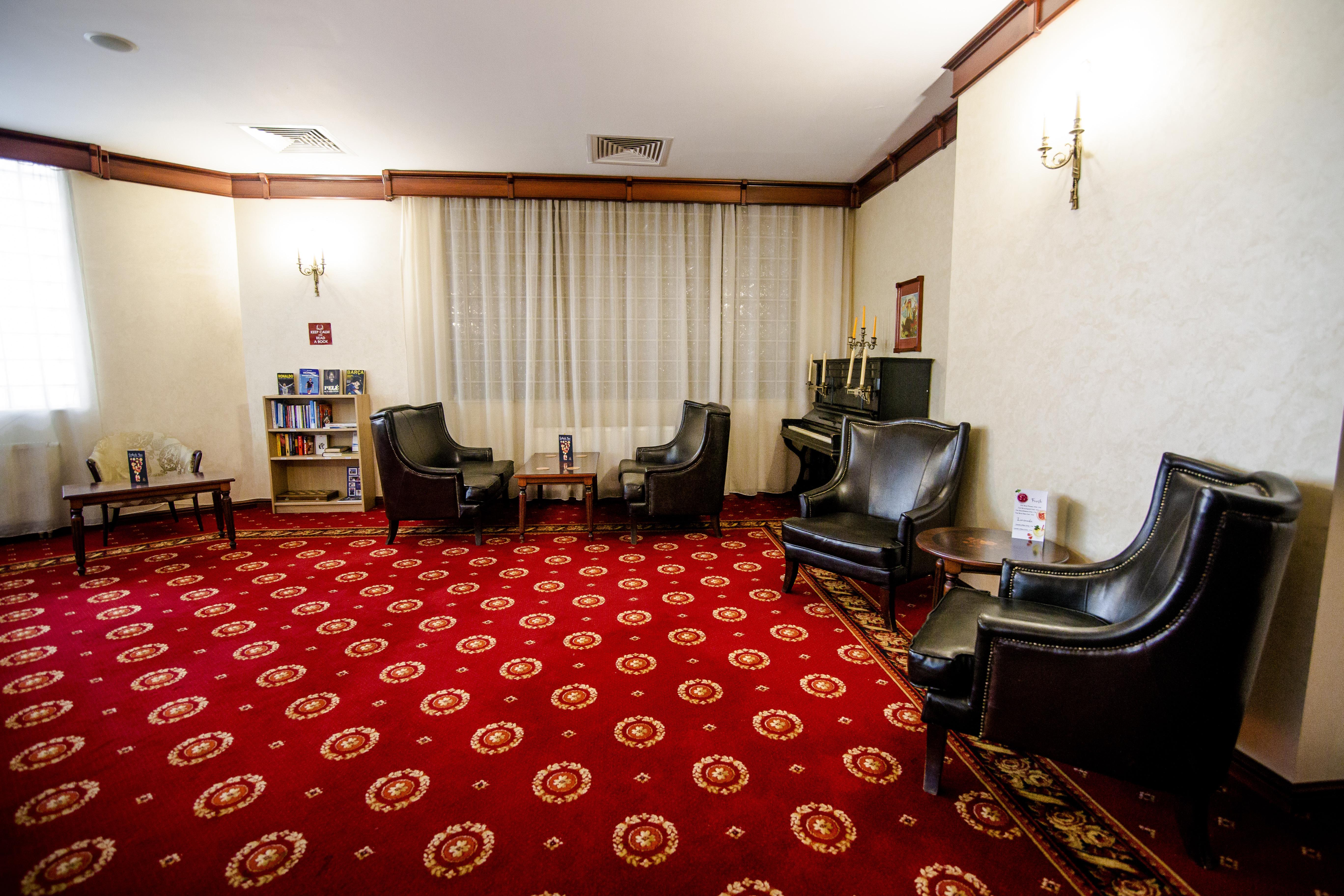 Hotel Golden House Craiova Exterior foto